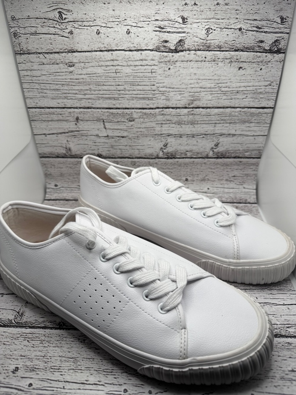 Rachel Zoe Classic White Low-Top Sneakers 10